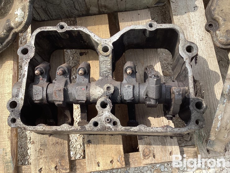 cummins-small-cam-rocker-box-image-9