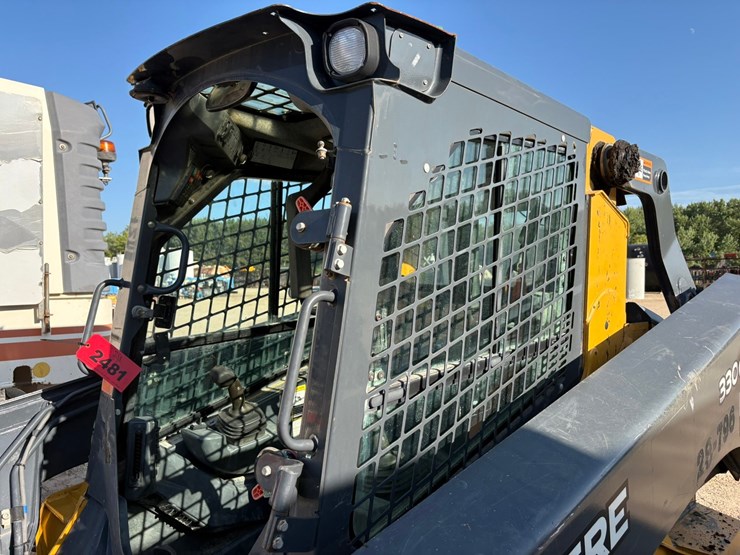 2021-deere-330g-image-20