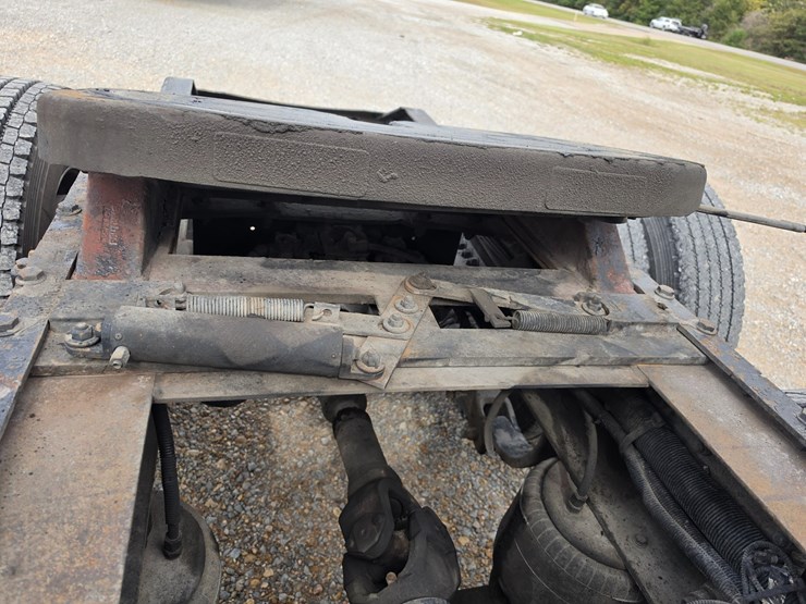 2005-peterbilt-379-image-88