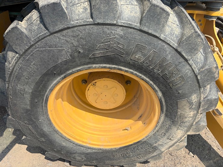 2016-deere-410l-image-91