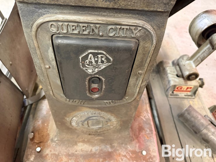 queen-city-14-b-grinder-image-11