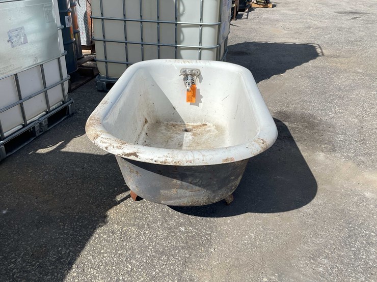 #4050-•-cast-iron-clawfoot-tub-(08)-image-4