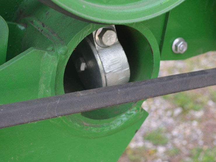 2016-john-deere-630f-image-11