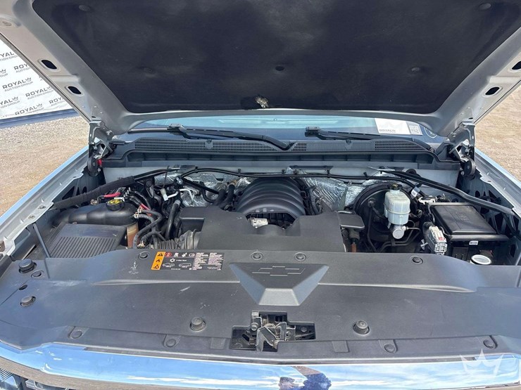 2017-chevrolet-silverado-1500-lt-image-6