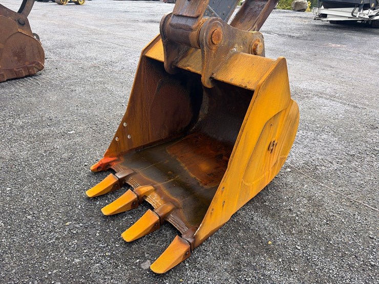 deere-225d-lc-image-16