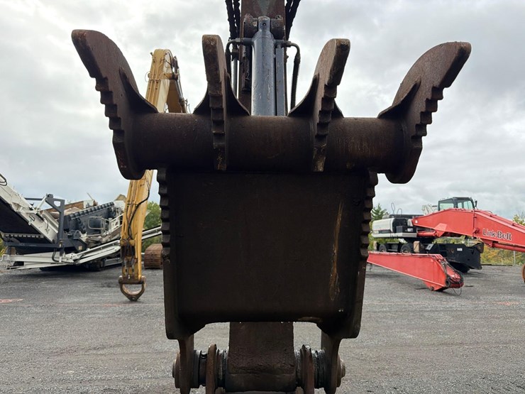 deere-225d-lc-image-19
