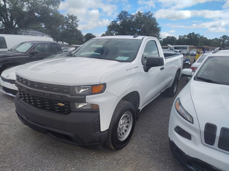 2021-chevrolet-silverado-1500-image-2
