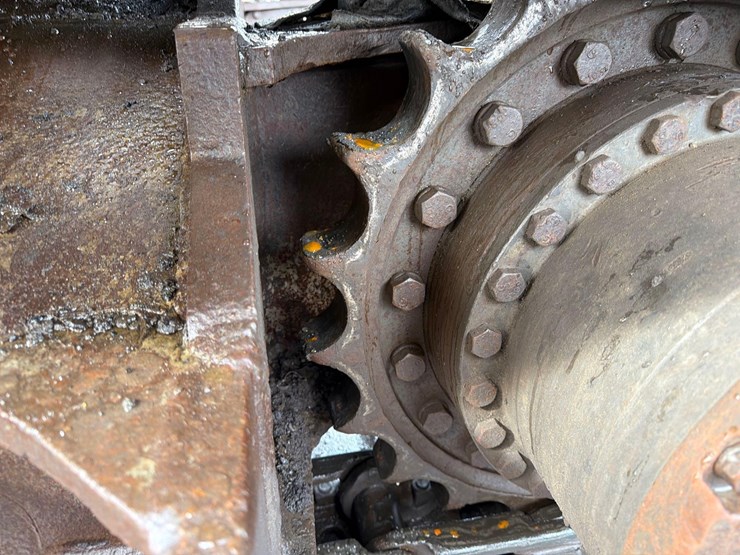 deere-225d-lc-image-10