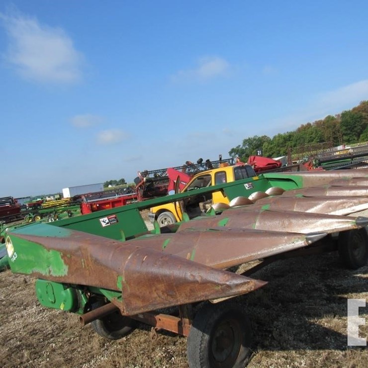 JOHN DEERE 643