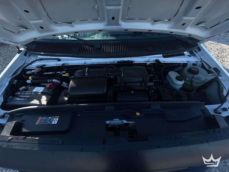 2023-ford-e350-image-8