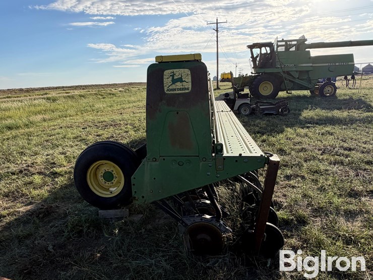 john-deere-520-image-4