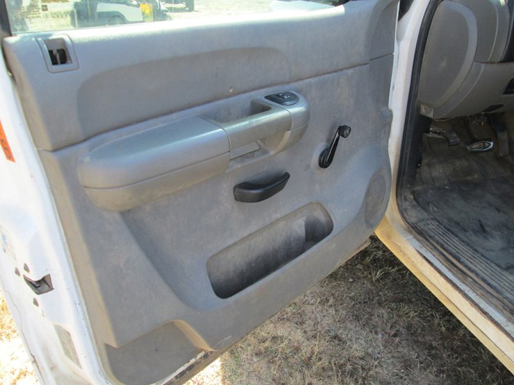 2009-gmc-2500hd-image-28