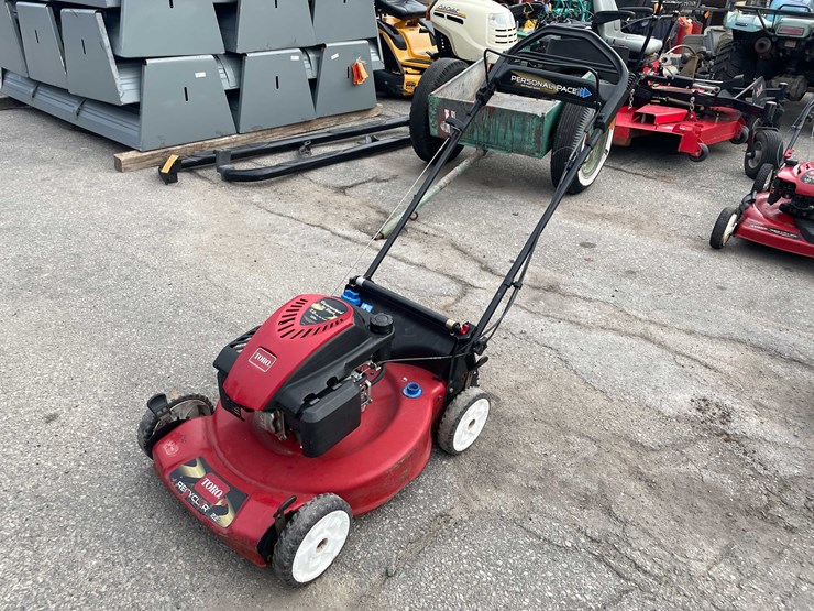 #4005-•-toro-recycler-22"-lawn-mower-(03)-image-1