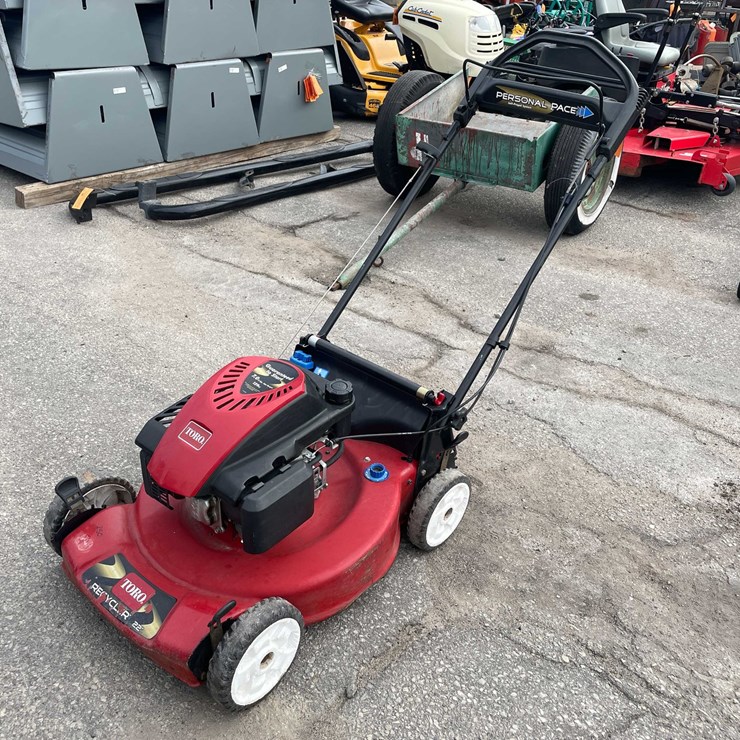 #4005 • Toro Recycler 22" Lawn Mower (03)