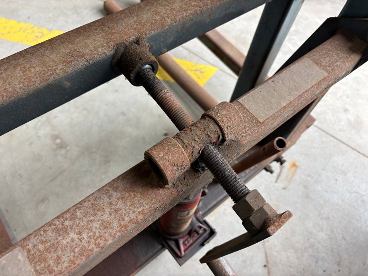 #3234-•-3-ton-wheel-jack-image-5