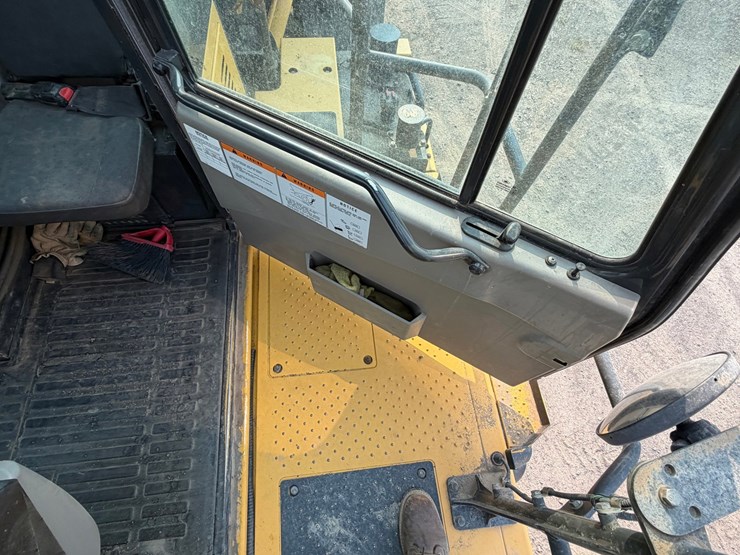 2018-komatsu-hm400-5-image-96
