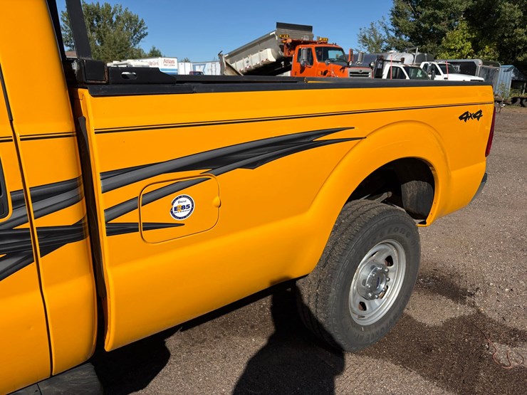 2013-ford-f350-image-16