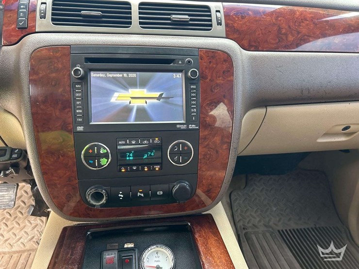 2012-chevrolet-silverado-3500-image-17