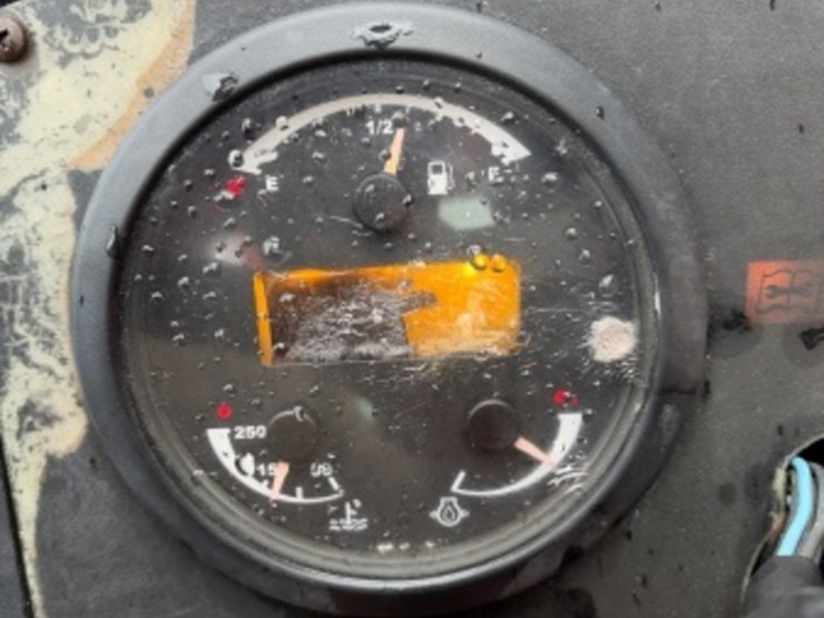 2012-jlg-g9-43a-image-40