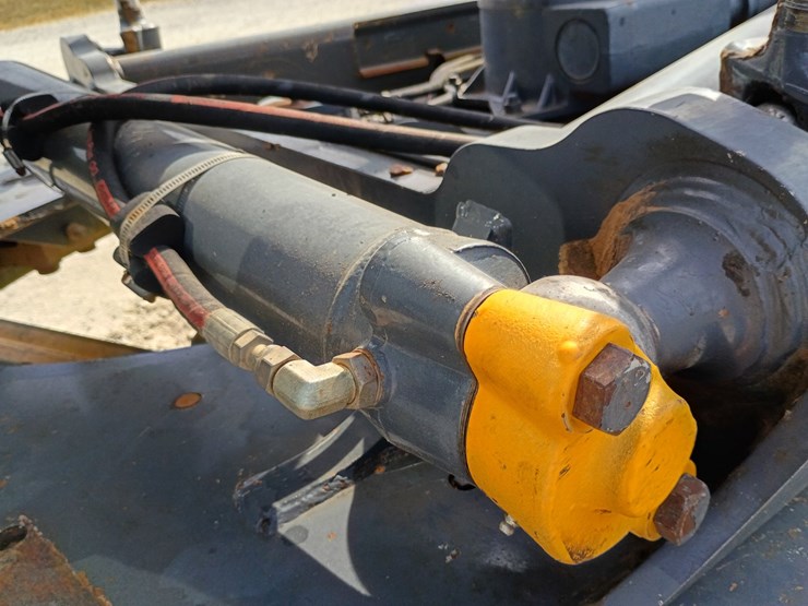 2008-deere-670d-image-41