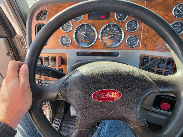 2006-peterbilt-378-image-67