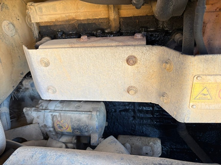 #3650-•-2011-komatsu-w380-6-wheel-loader-image-39