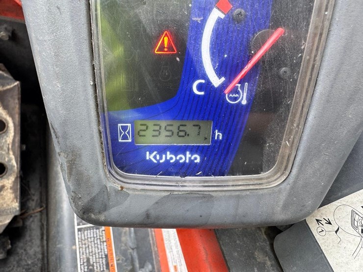 2016-kubota-ssv75-image-17