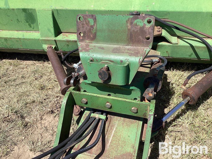 john-deere-12-image-16