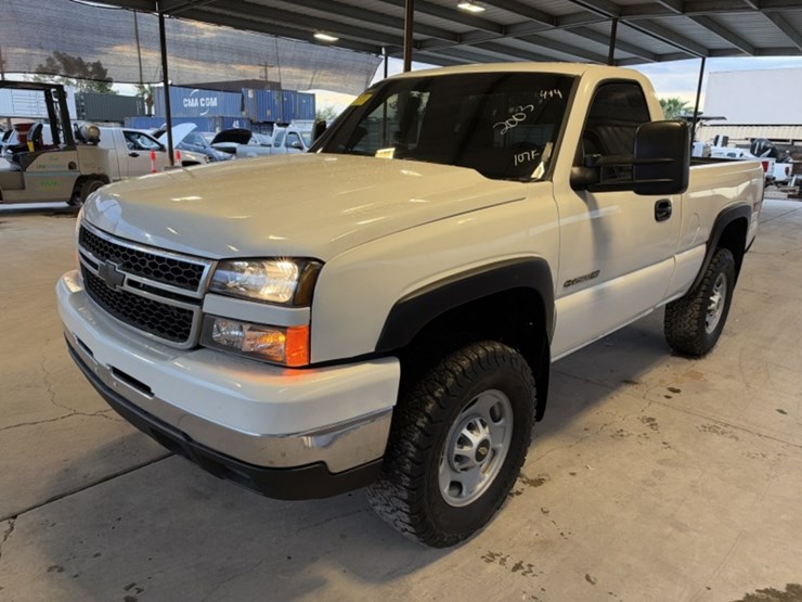 2003-chevrolet-silverado-p/u-image-4