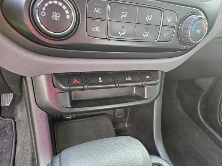 2016-chevrolet-colorado-image-23