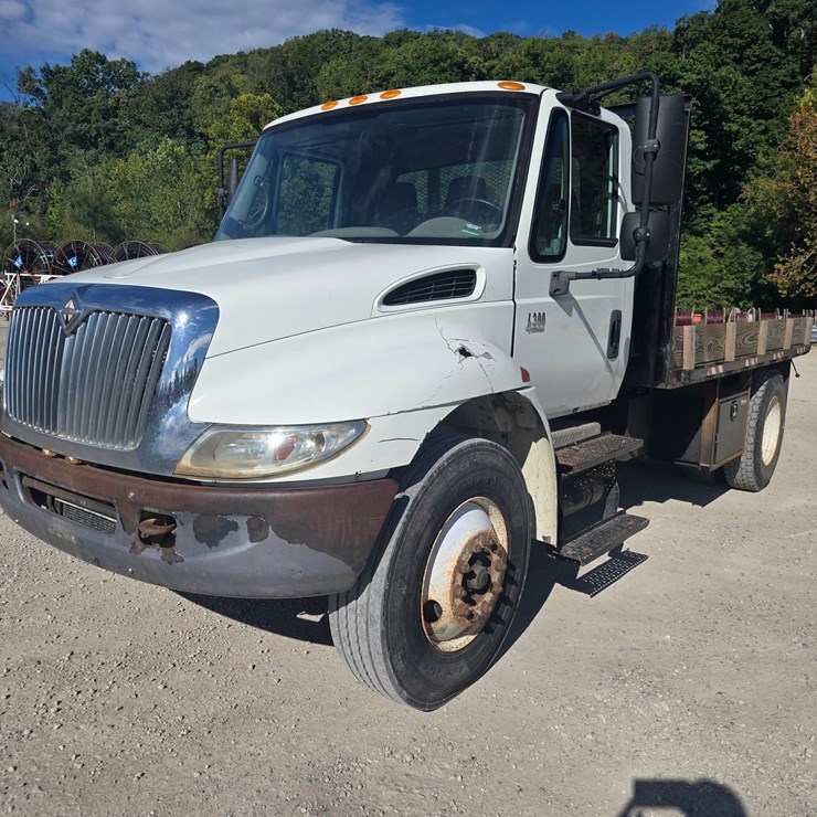2006 INTERNATIONAL DURASTAR 4300