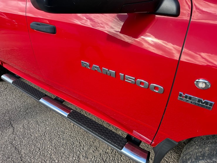 2012-dodge-1500-image-25