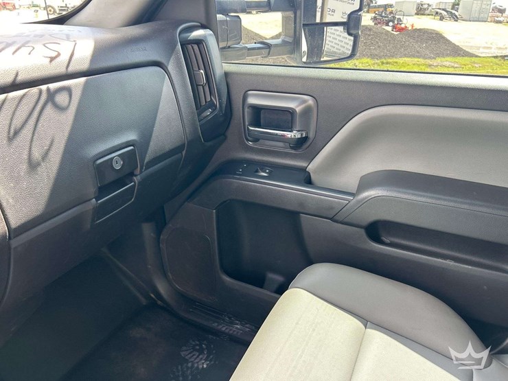 2019-international-cv515-s/a-landscape-dump-truck-image-18