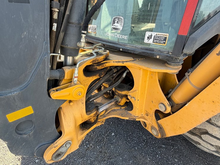 2017-deere-410l-image-31