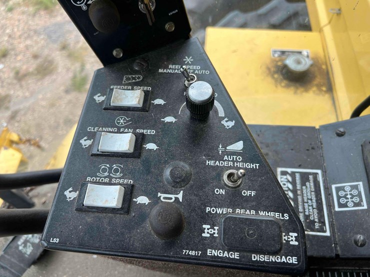 1995-new-holland-tr97-image-19