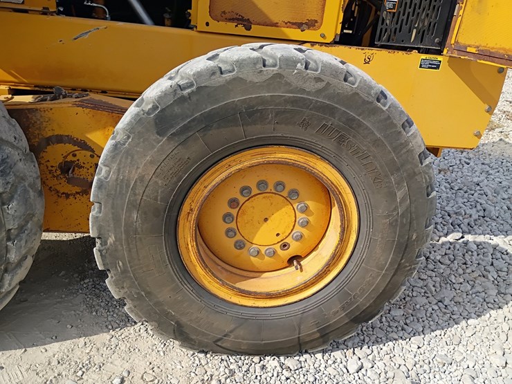 2008-deere-670d-image-100