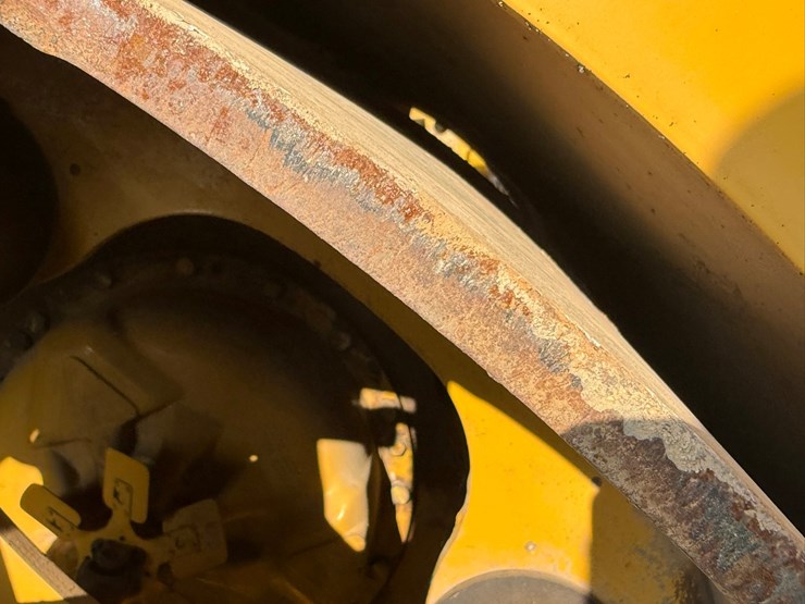 2015-caterpillar-cb66b-image-119