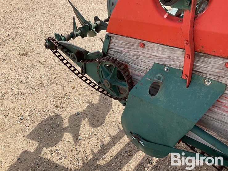 new-idea-m-12a-manure-spreader-image-10