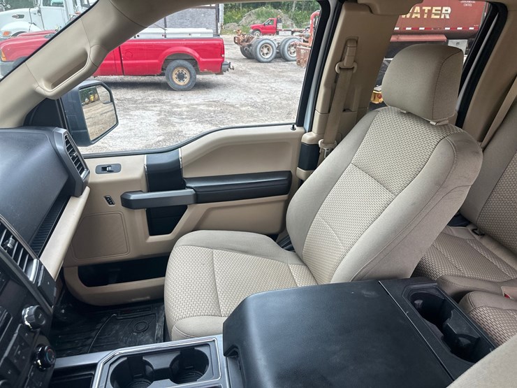2015-ford-f150-xlt-image-36