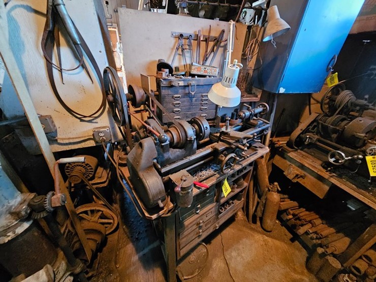 #8709-•-antique-lathe-image-2