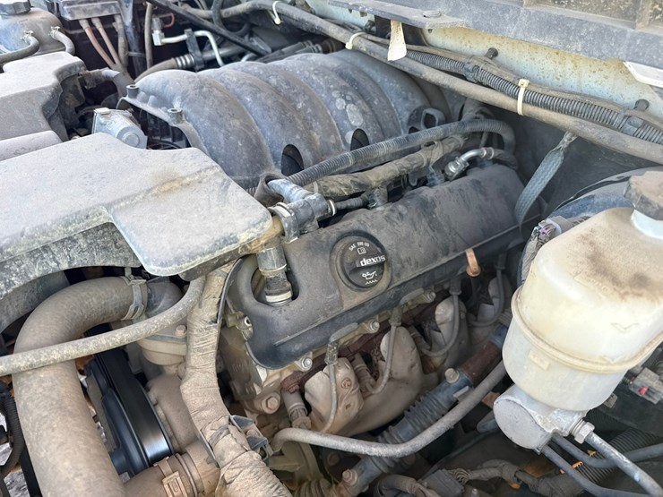 #1395-•-2019-chevrolet-silverado-4x4-pickup-truck-image-19