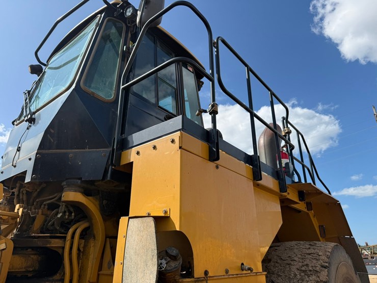 2017-caterpillar-988k-image-60