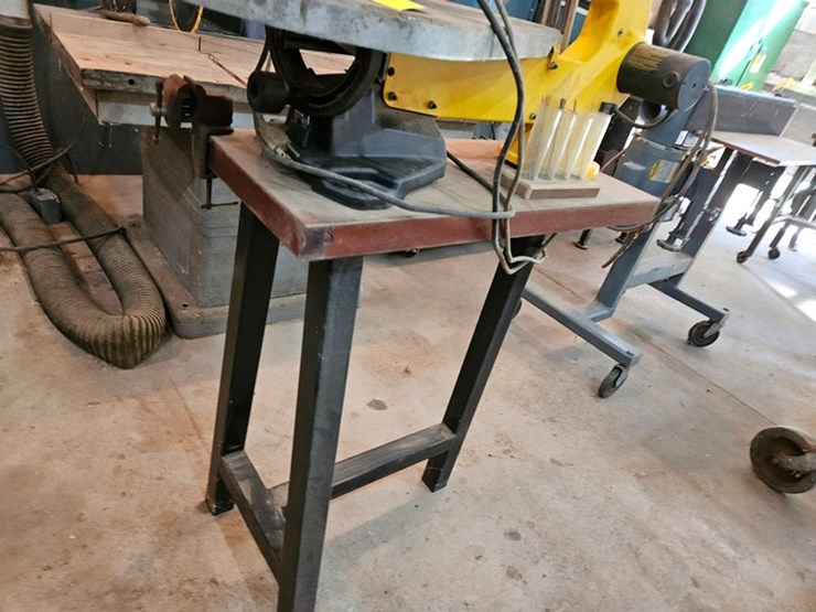 #8713-•-dewalt-scroll-saw-image-13