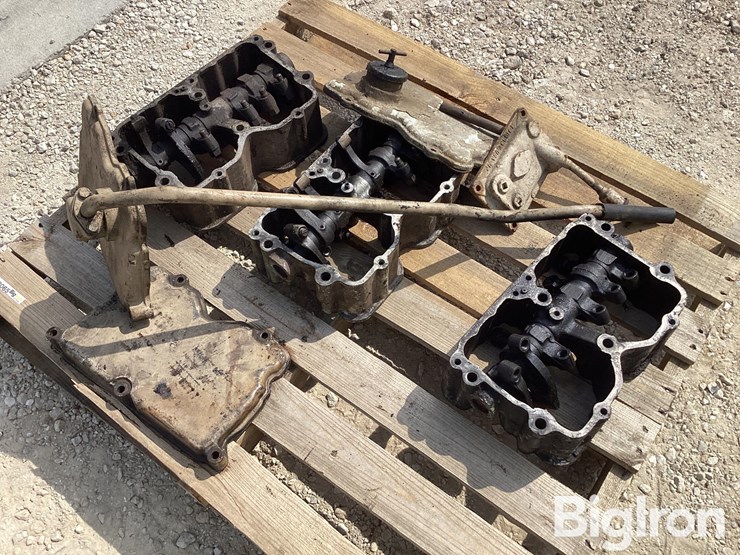 cummins-small-cam-rocker-box-image-1