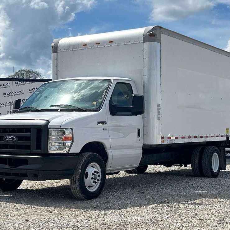 2019 FORD E350