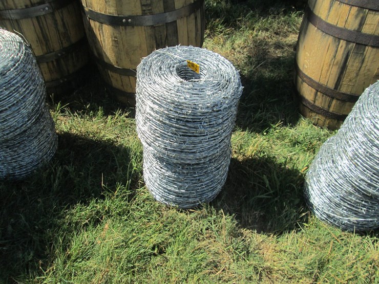 #50199-•-lot-of-(2)-unused-2-rolls-of-barbed-wire-inv#50199-image-1