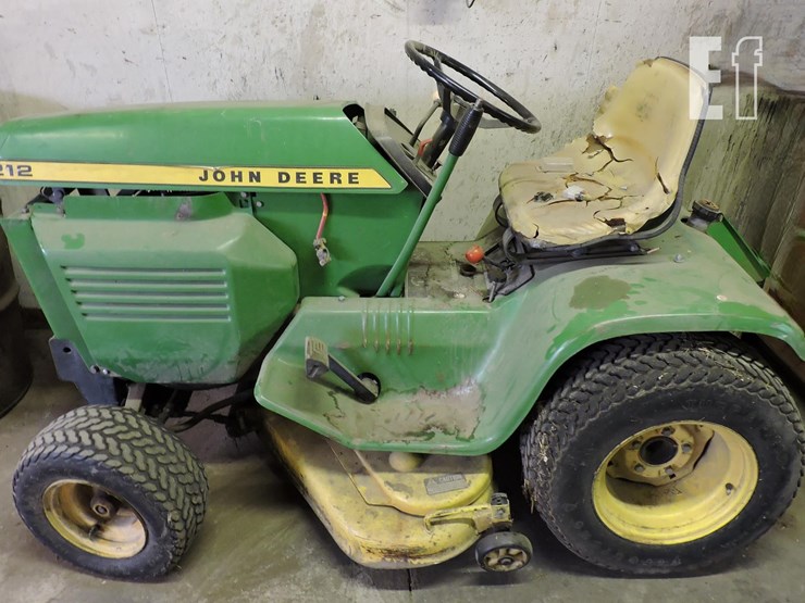 john-deere-212-image-1