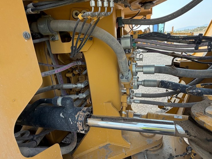 2018-caterpillar-980m-image-36