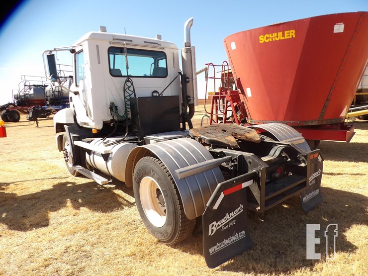 2003-mack-ch600-image-4