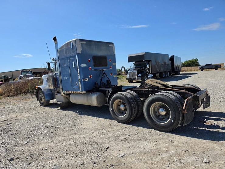 1997-peterbilt-379-image-11